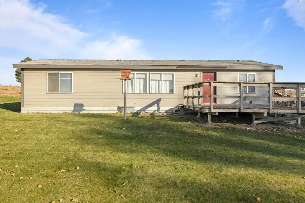 11 Nicole Rd