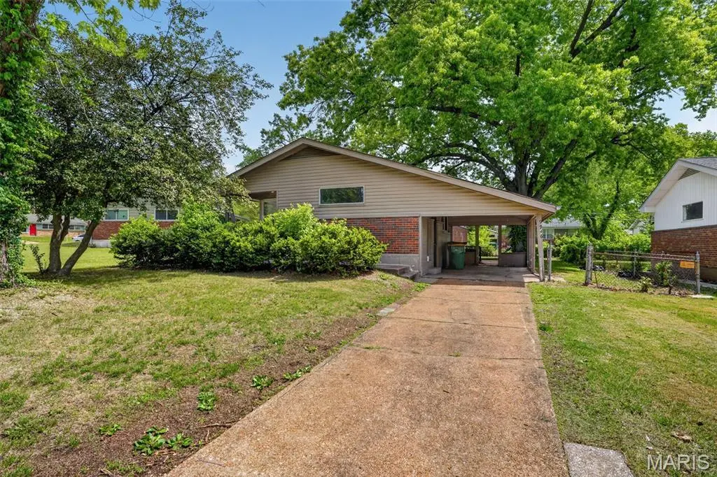 9946 Lanier Dr