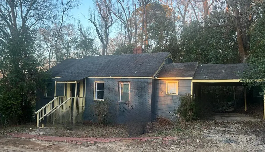 6 Stuart Dr