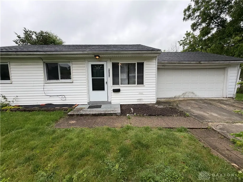 4298 Curundu Ave