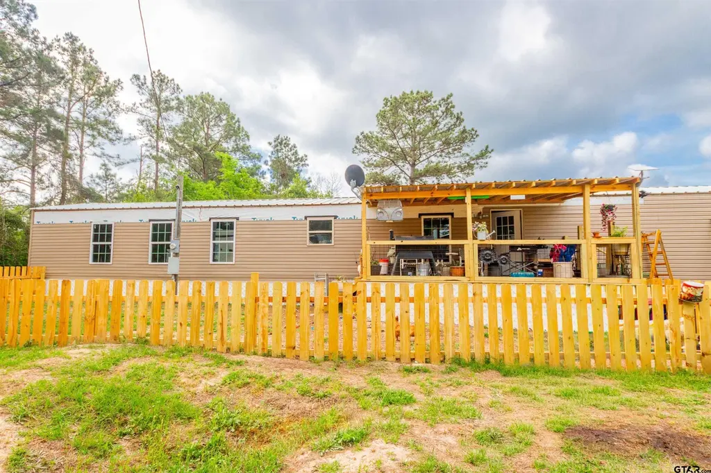 2761 Oak Trail Shores Dr