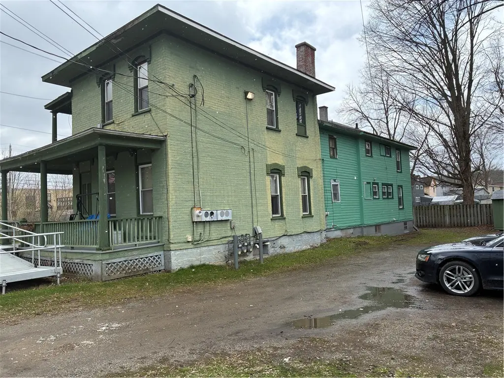 355 W Thurston St