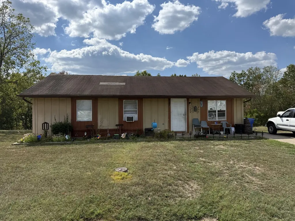 188 Strawberry Ln