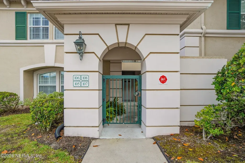 100 Bermuda Bay Cir #105