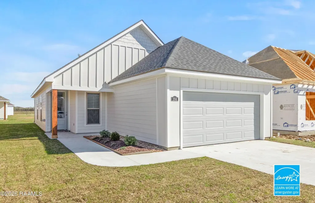 204 Carreras Ln