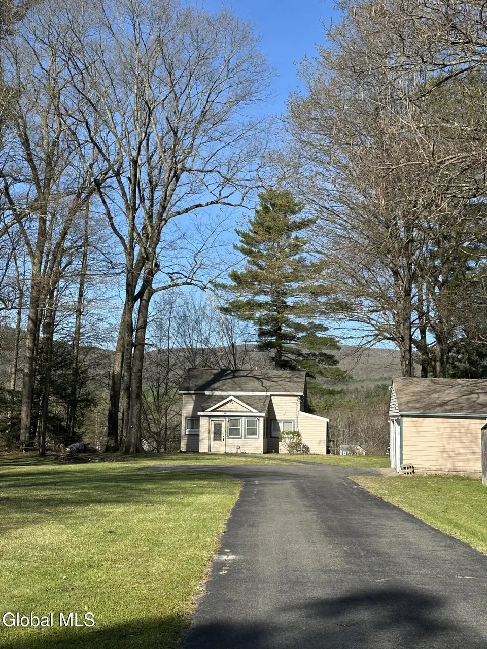 107 Harris Ave
