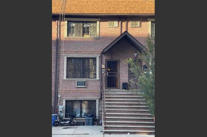 67 W 164th St