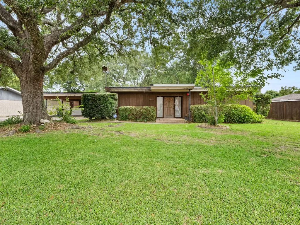 1710 W Sale Rd