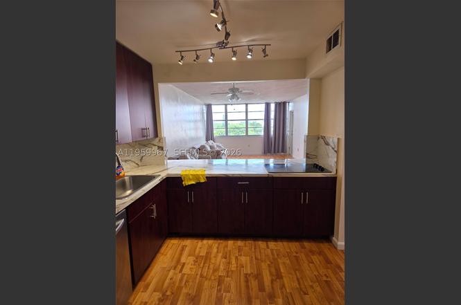 1351 NE Miami Gardens Dr Unit 501E