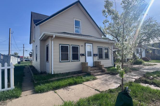 134 E Broadway St