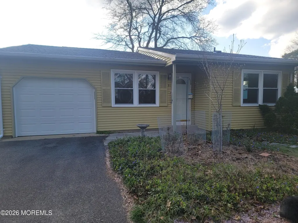 31 Chelsea Dr
