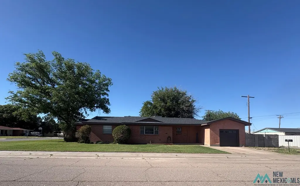 1306 W Dallas Ave