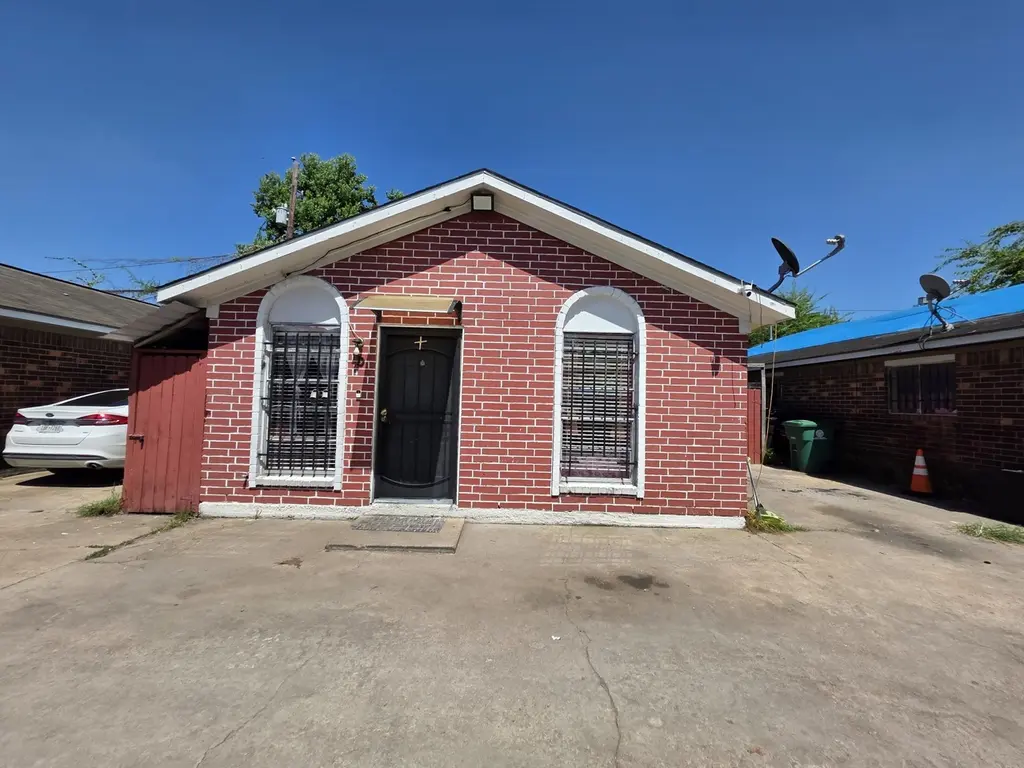 2415 W Little York Rd Unit D