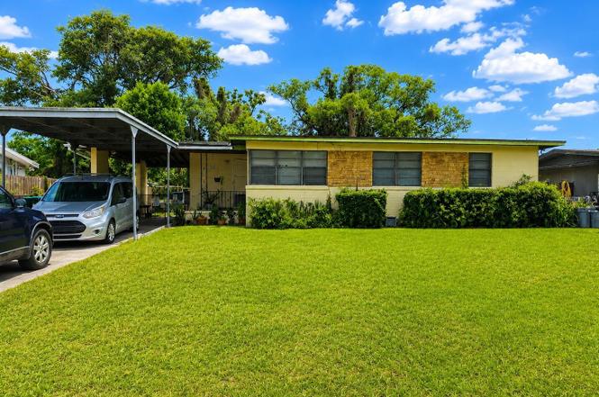 1406 Hialeah Dr