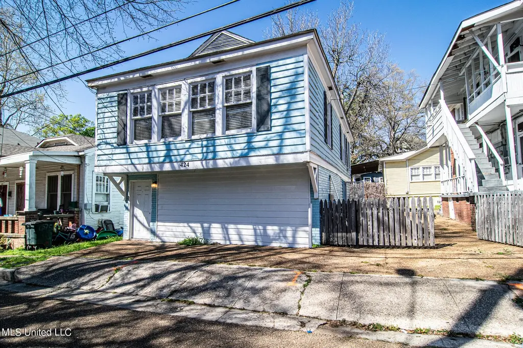 424 Barksdale St