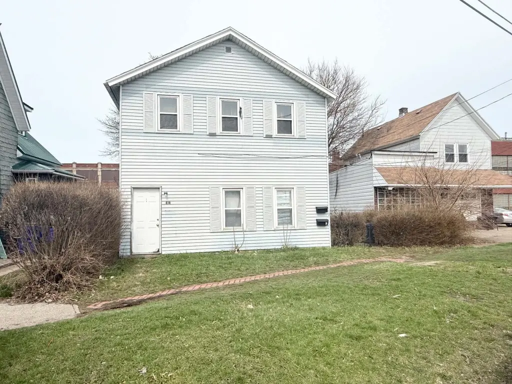 818 Brown Ave