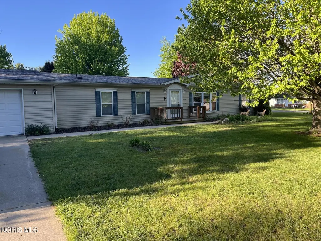 3203 Circle Dr