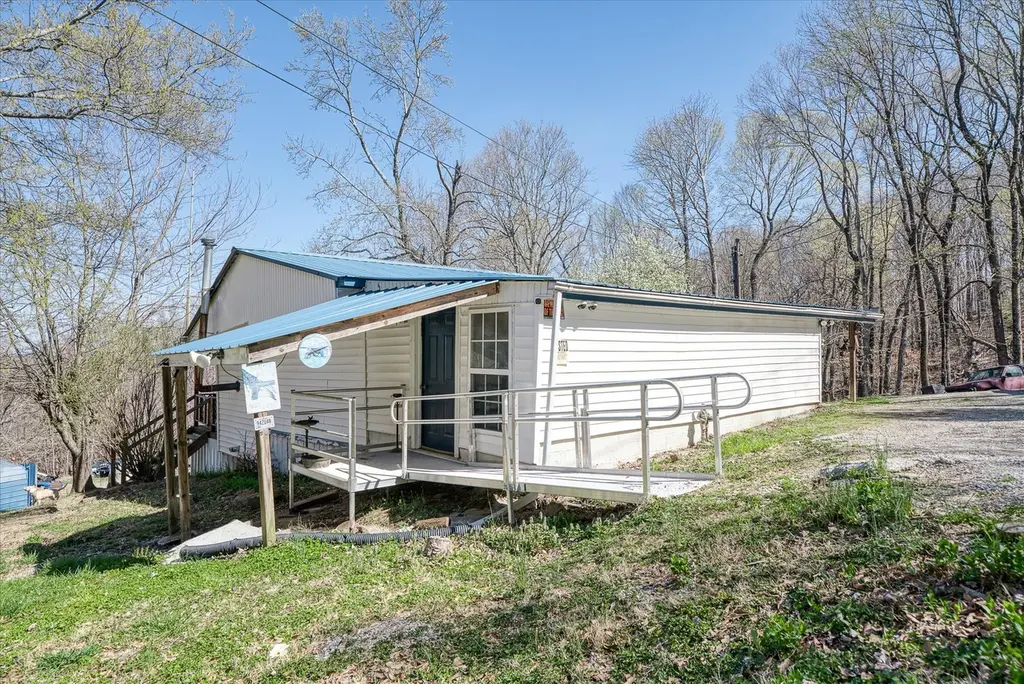 618 Old Baker Mountain Rd