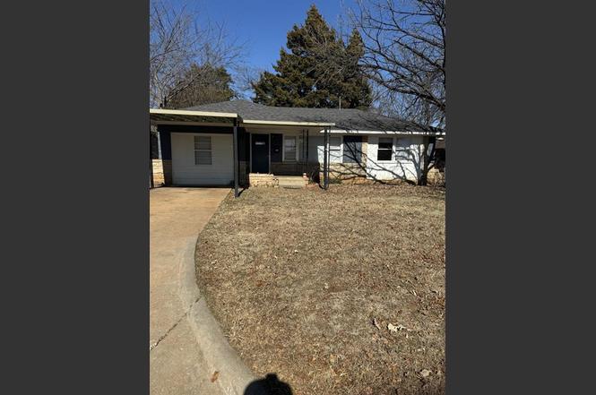 1215 NW Logan Ave