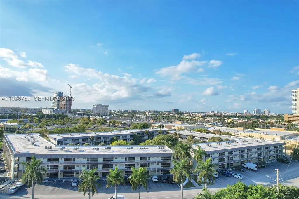 270 Layne Blvd #305