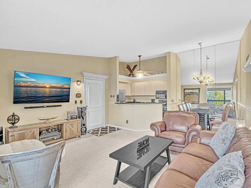 1109 Duncan Cir #202