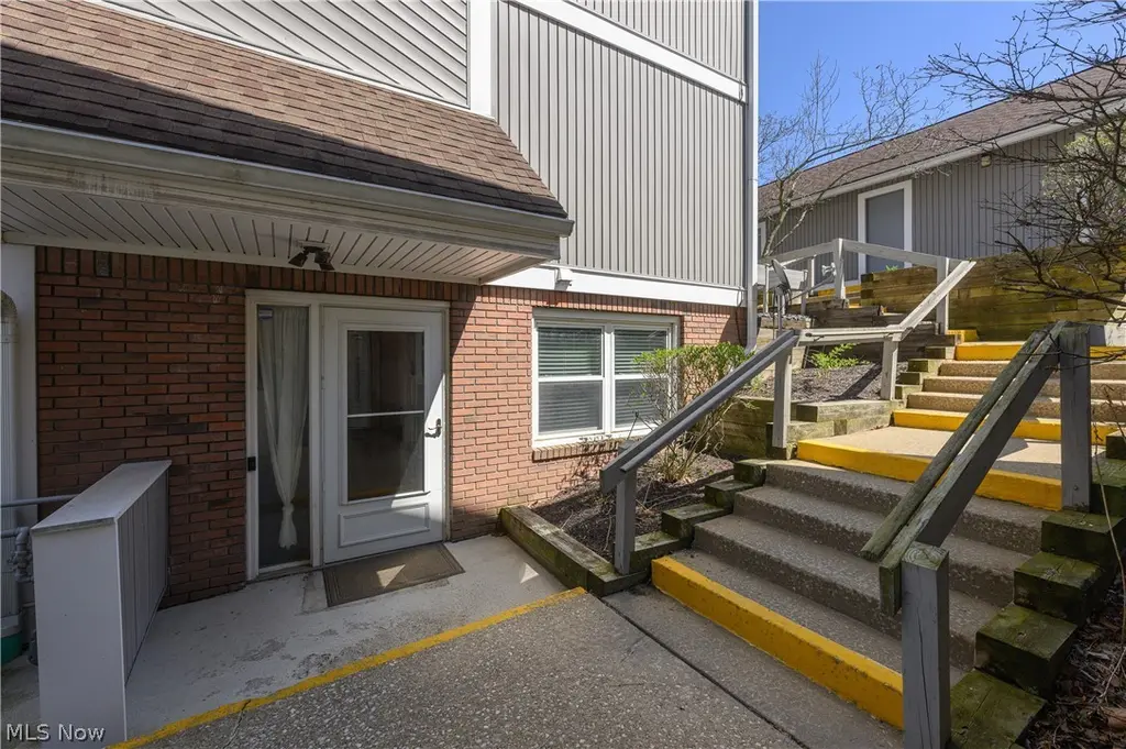 243 Portage Lakes Dr Unit E