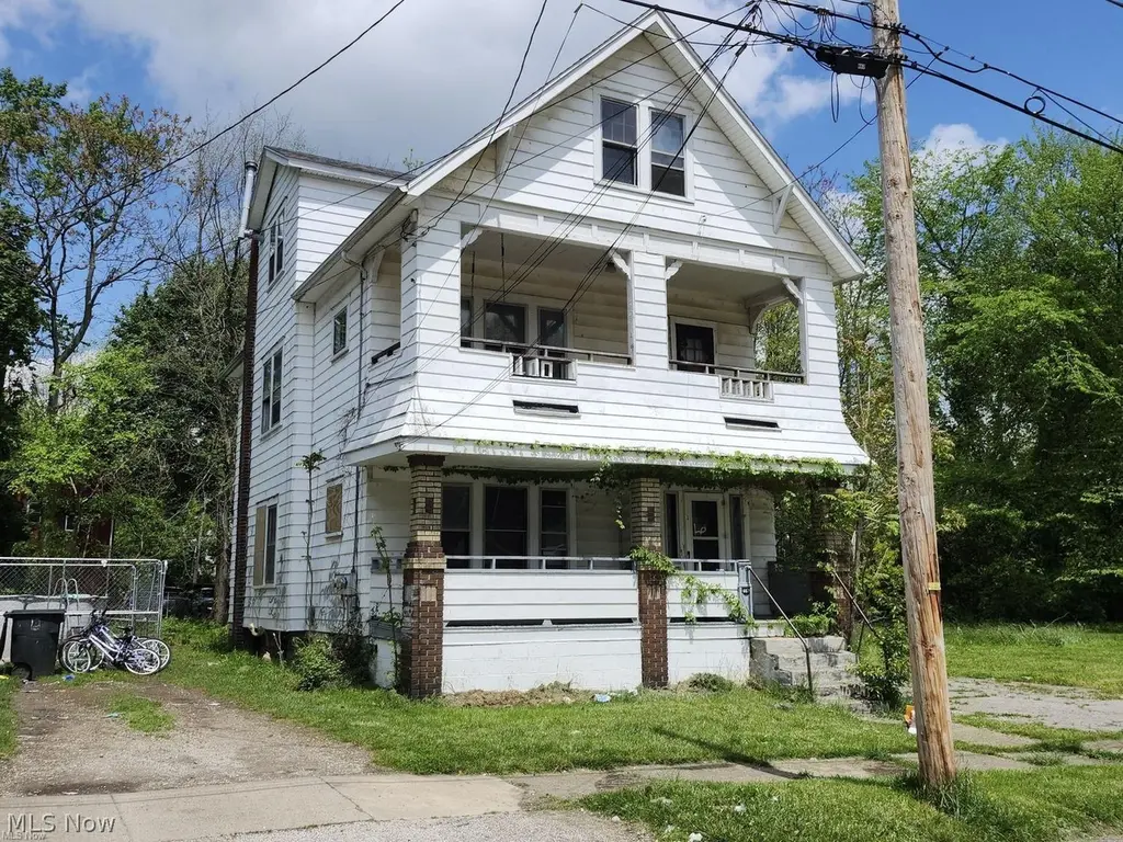 667 Dorothy Ave