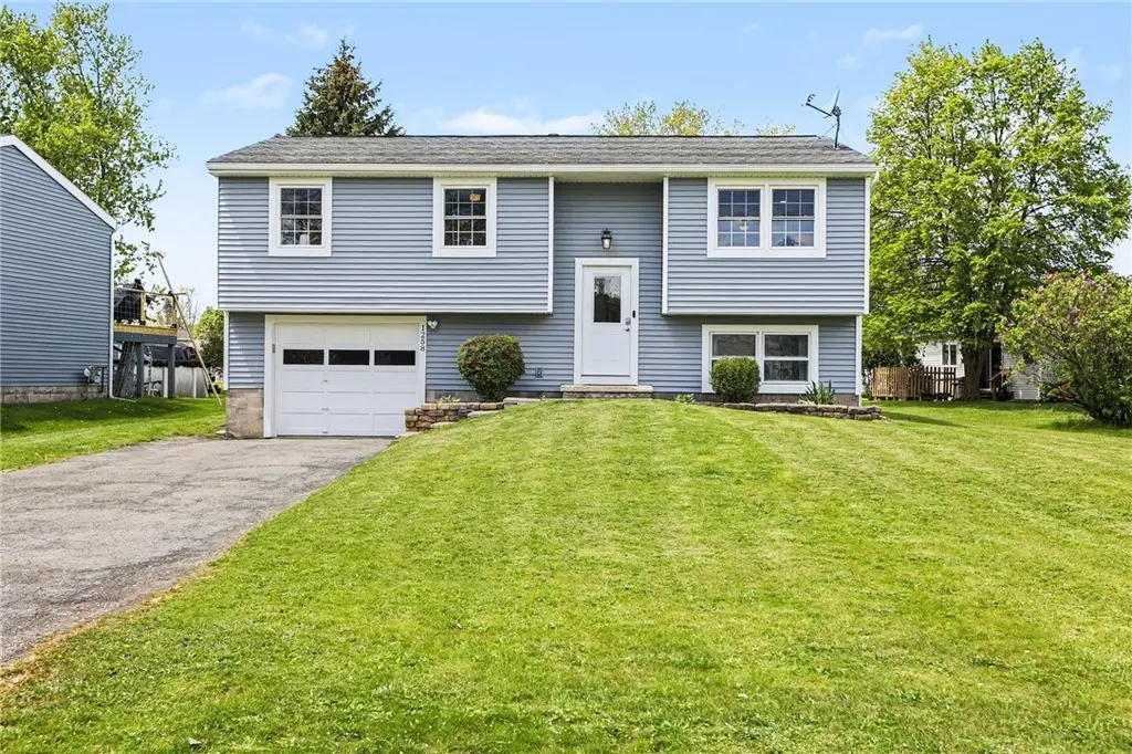 1258 Glen Carlyn Dr