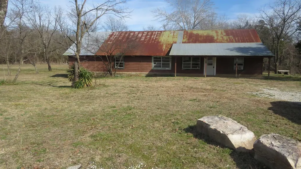 360 Happy Hollow Rd