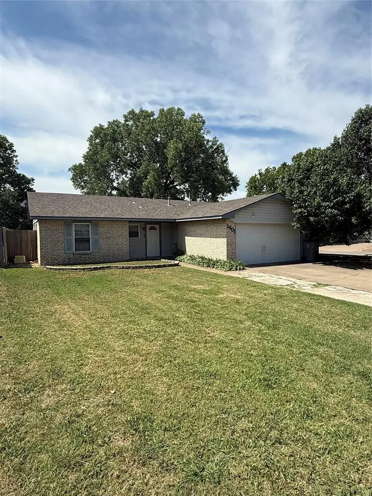 2901 NE Lakeview Cir