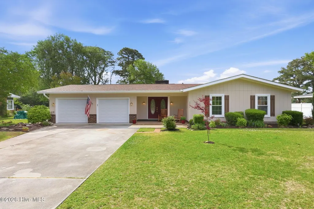 2342 N Lakeview Dr