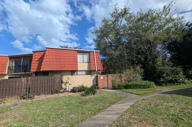 22970 Oxford Pl Unit D