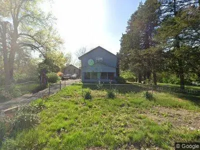 511 SE Woodland Ave