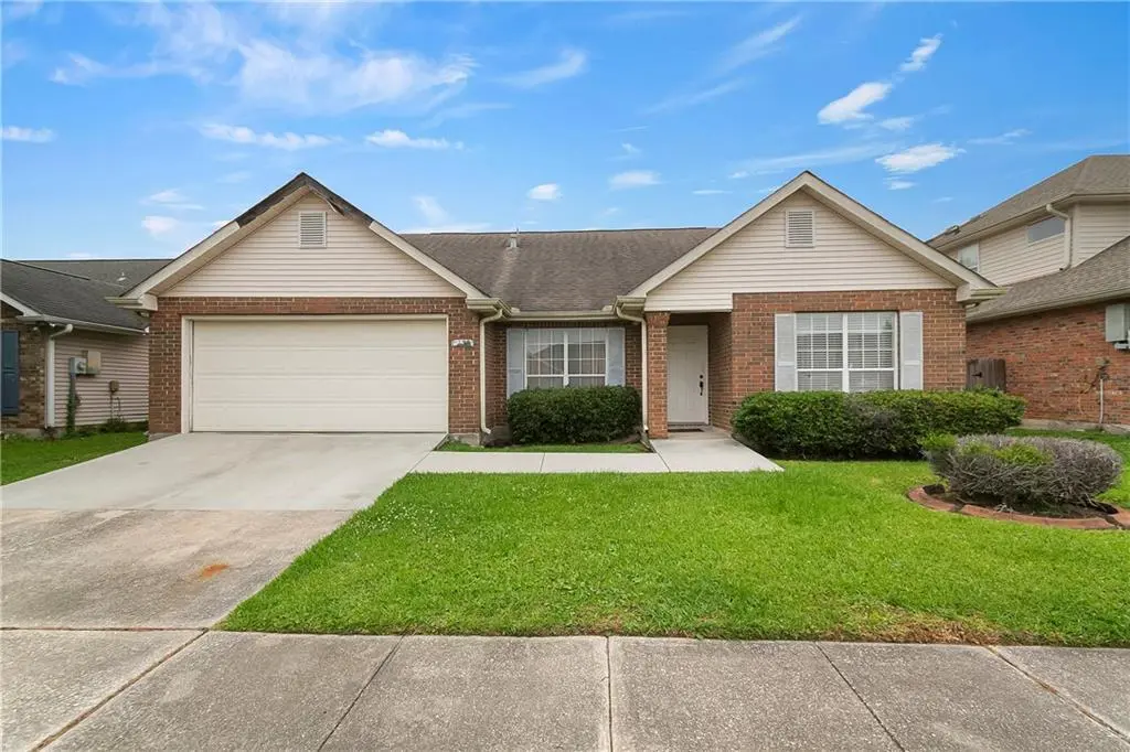 2128 Bradford Pl