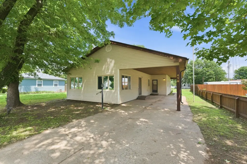 418 S Briarwood