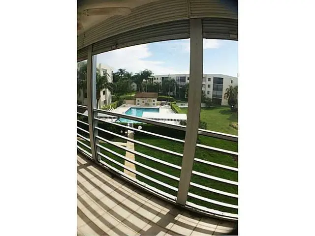 3186 Via Poinciana #311