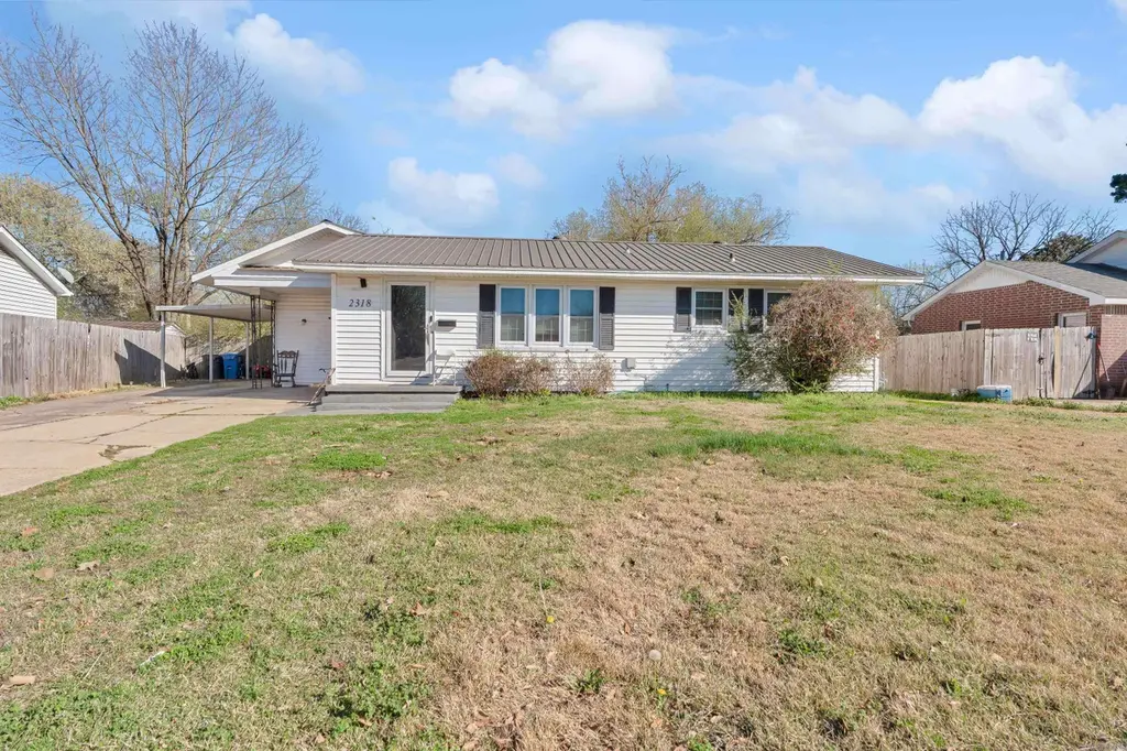 2318 Circle Dr
