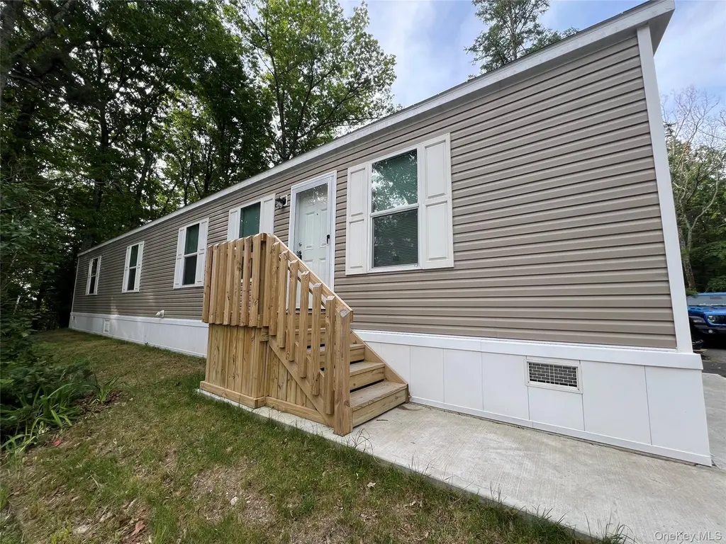 15 Holly Ct