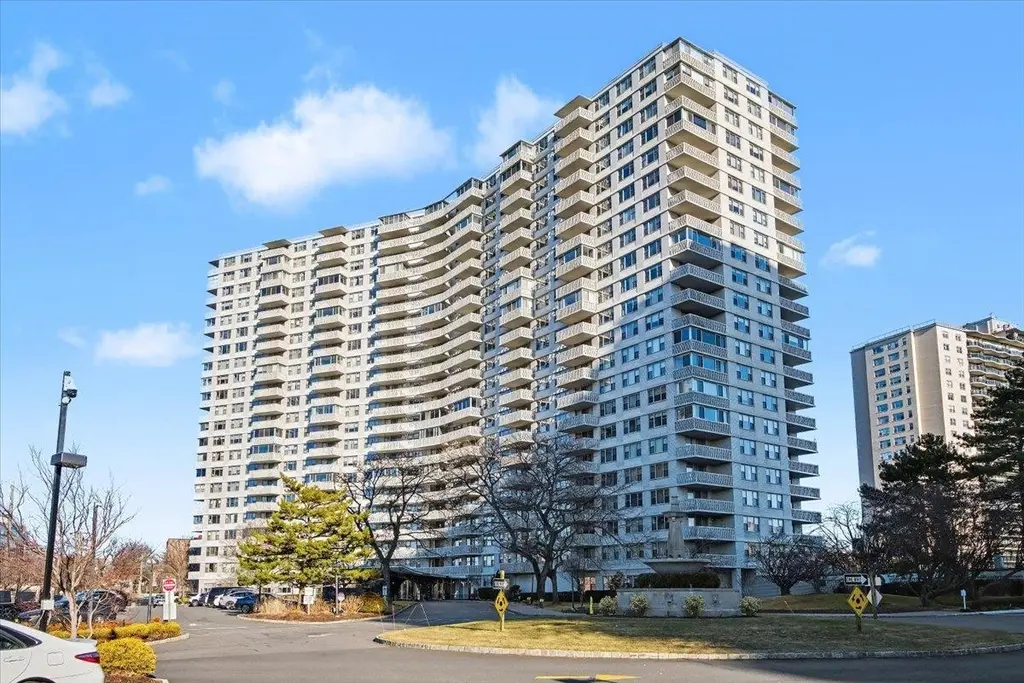 2000 LINWOOD Ave Unit 6C