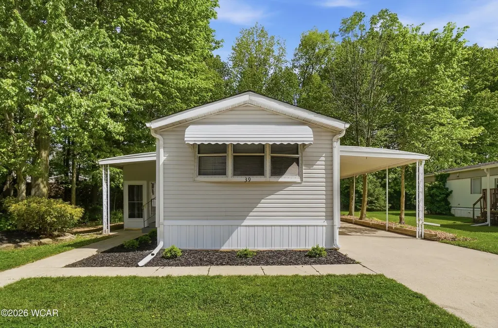 39 Lakeside Dr
