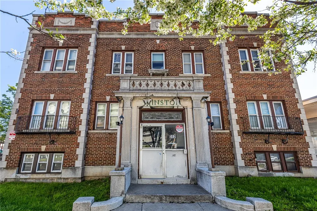 312 Lake Ave