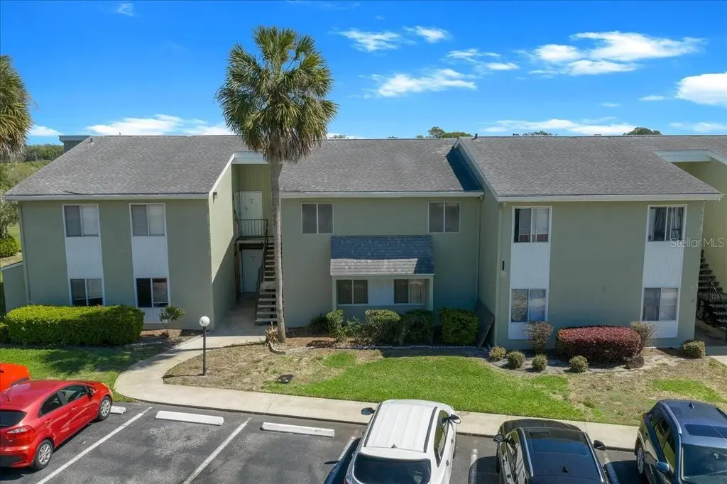 556 Fairways Cir Unit B