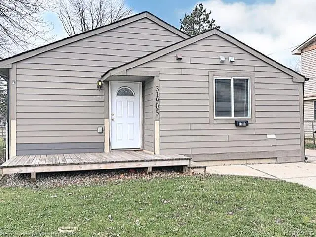31905 Saginaw Ct