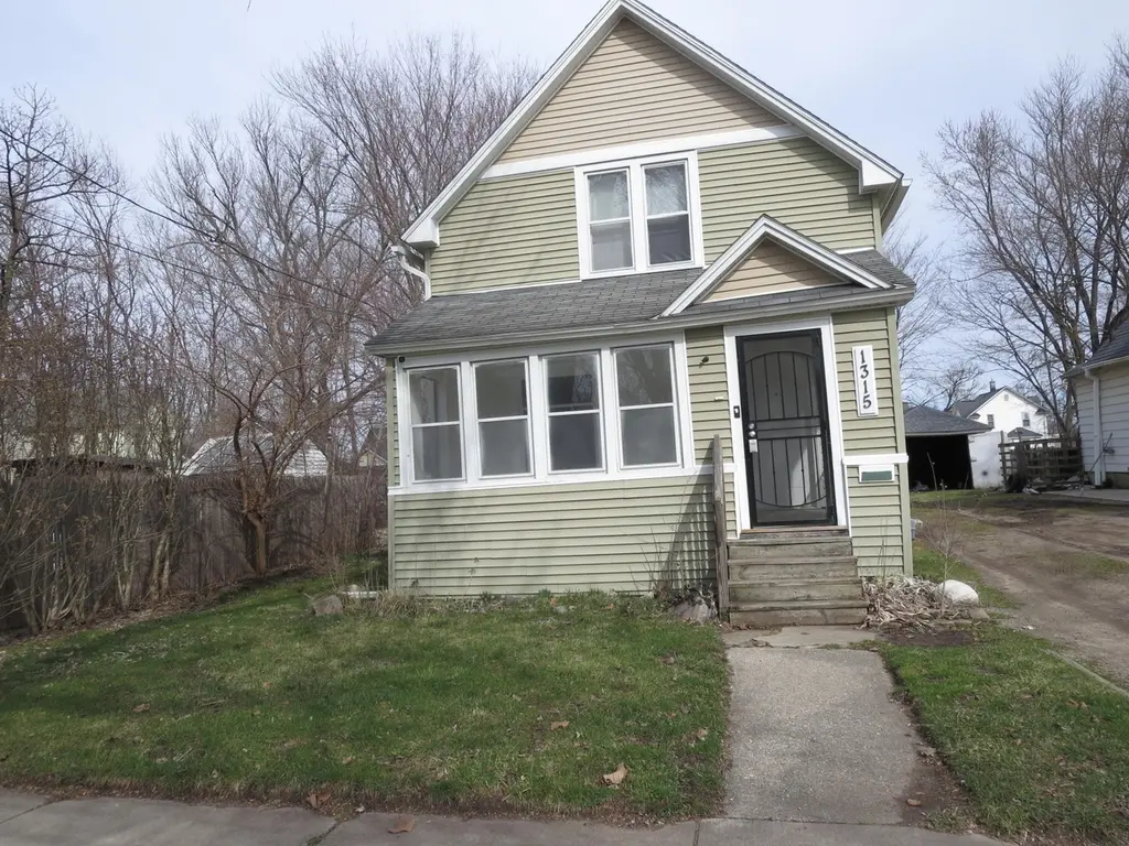 1315 Jackson St