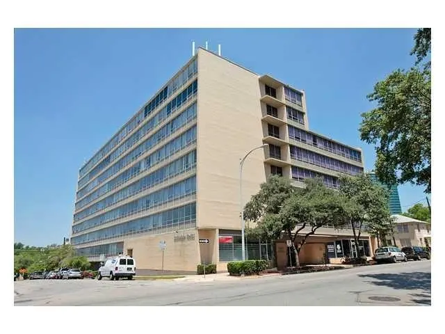 1800 Lavaca St #204