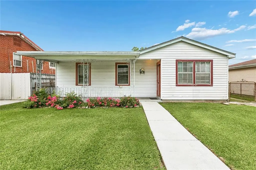 52 Creagan Ave