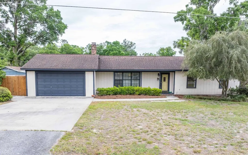 282 SE Mojave Way