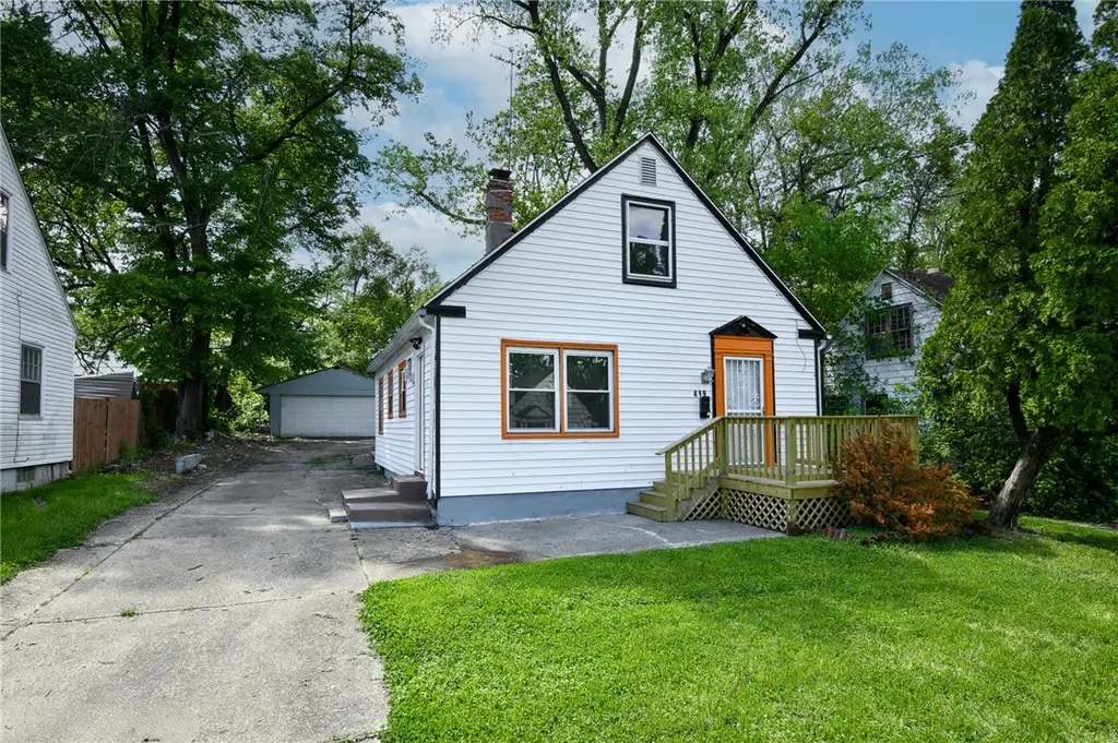419 Lindenwood Rd