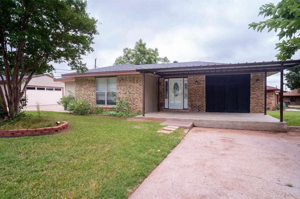 3911 Parker Blvd