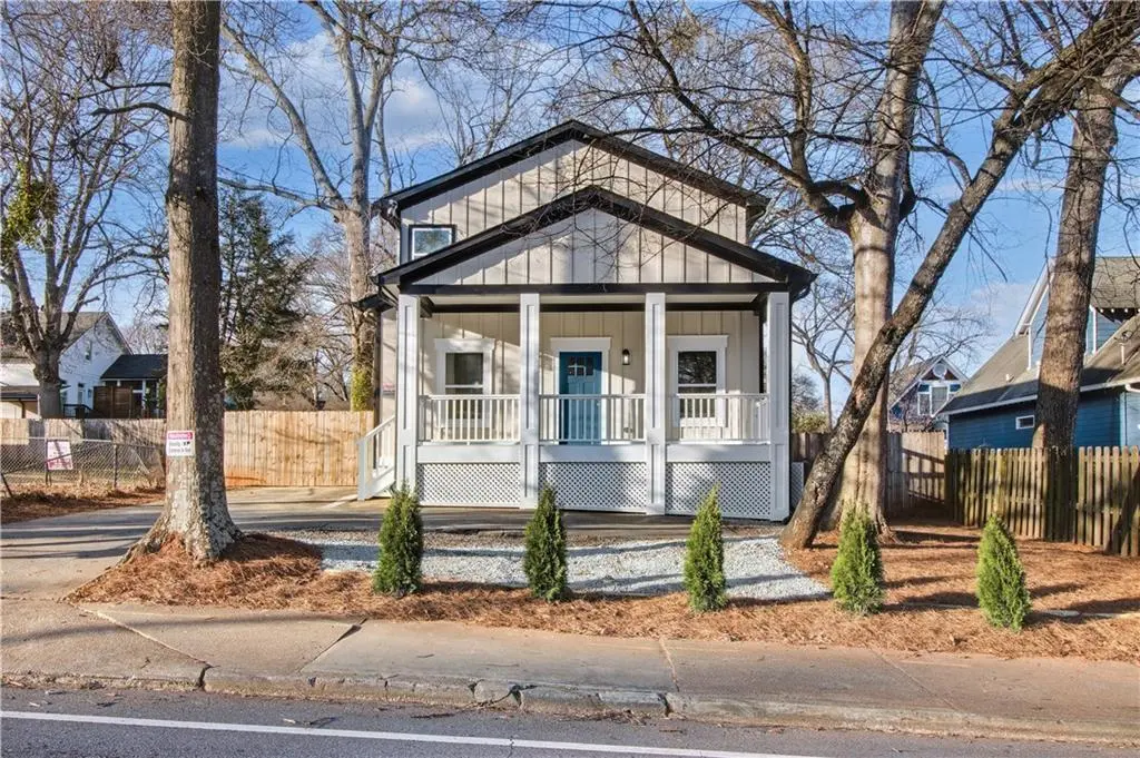 1986 Memorial Dr SE